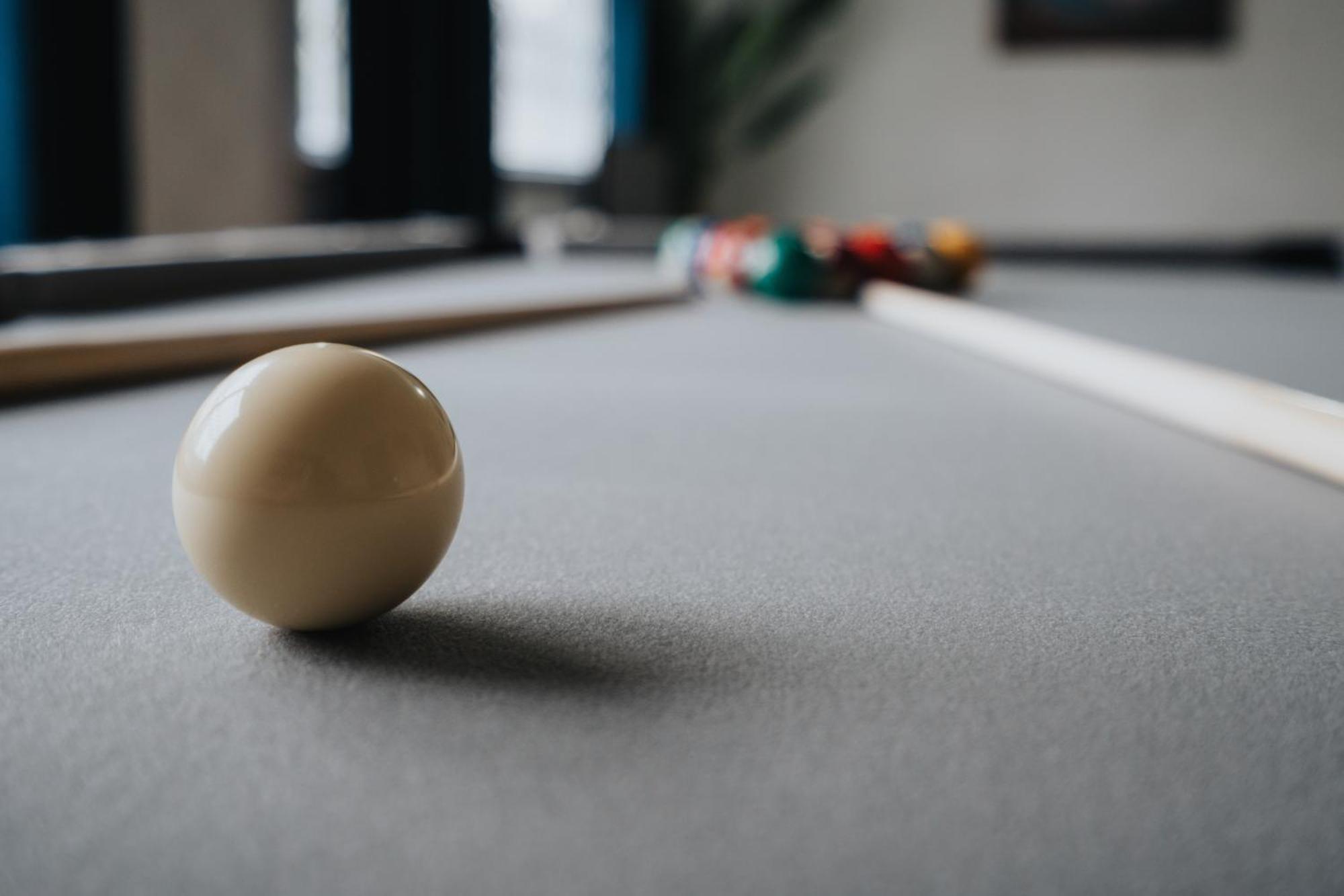 Majestic Gem - Pool Table - Coop - Etihad - Parking